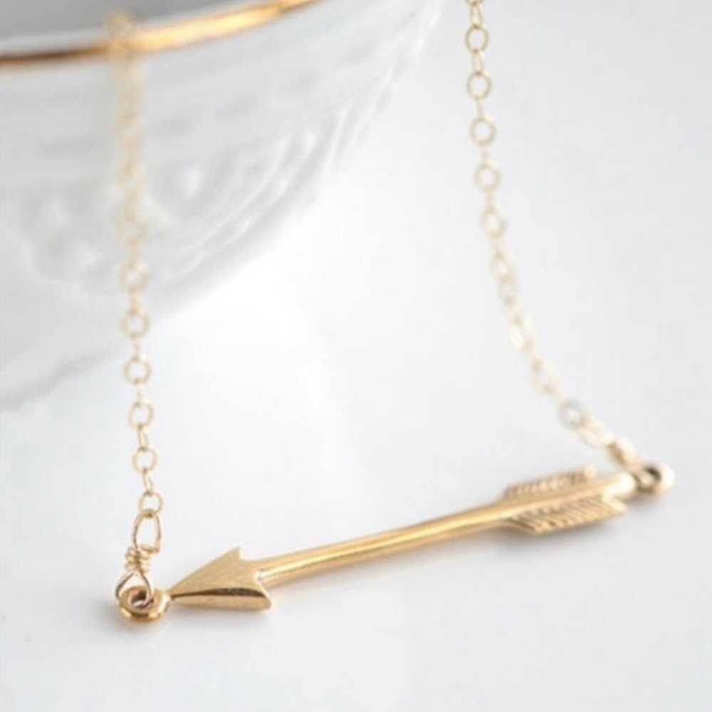 NEW Delicate Dainty Gold Arrow Pendant Necklace